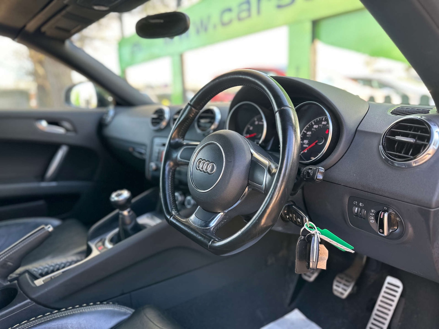 Used Audi TT 2011 for sale - 76698003: Photo 2