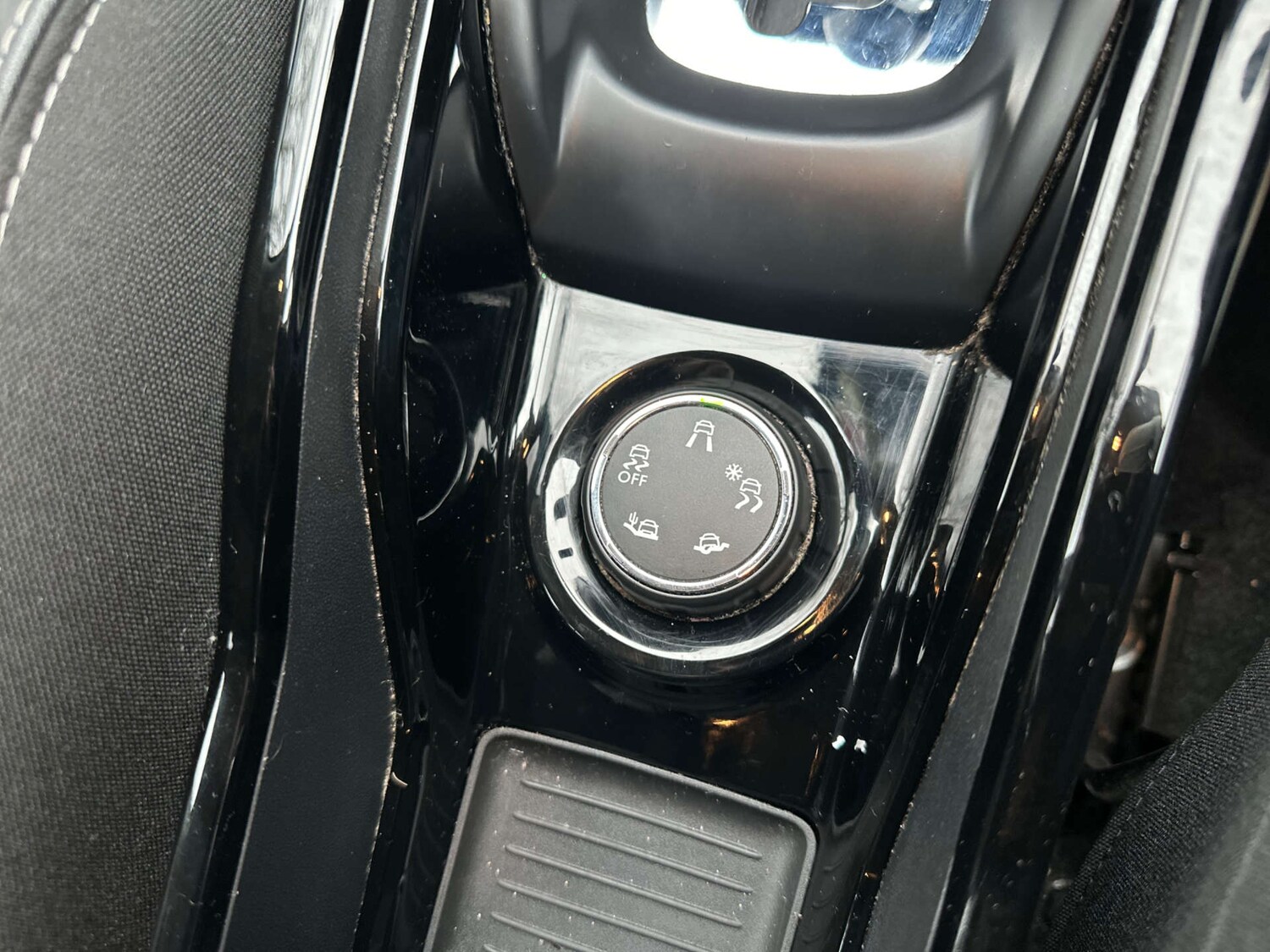 Used Peugeot 2008 2017 for sale - 77771463: Photo 27