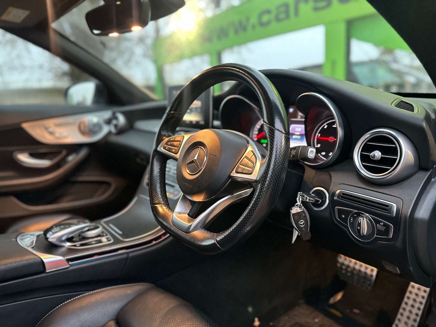 Used Mercedes-Benz C Class 2017 for sale - 76764997: Photo 2