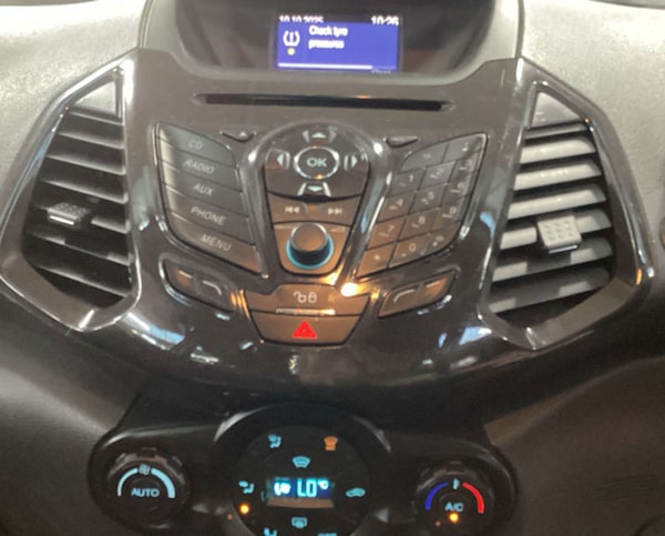 Used Ford Ecosport 2017 for sale - 76316523: Photo 2