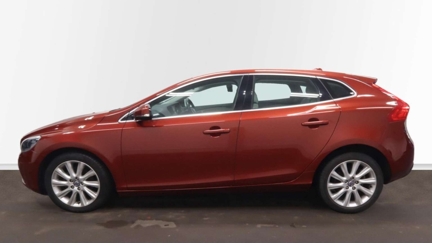 Used Volvo V40 2014 for sale - 77545014: Photo 10