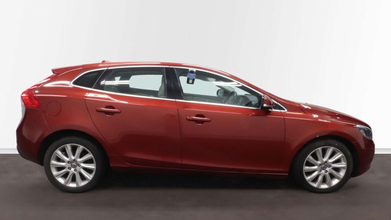 Used Volvo V40 2014 for sale - 77545014: Photo 9