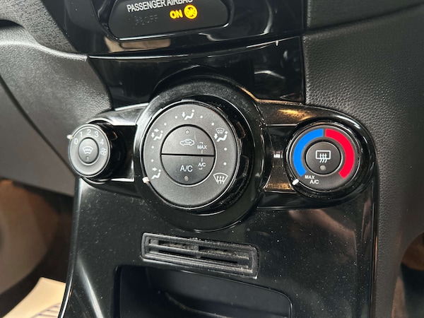 Used Ford Fiesta 2016 for sale - 74770020: Photo 21