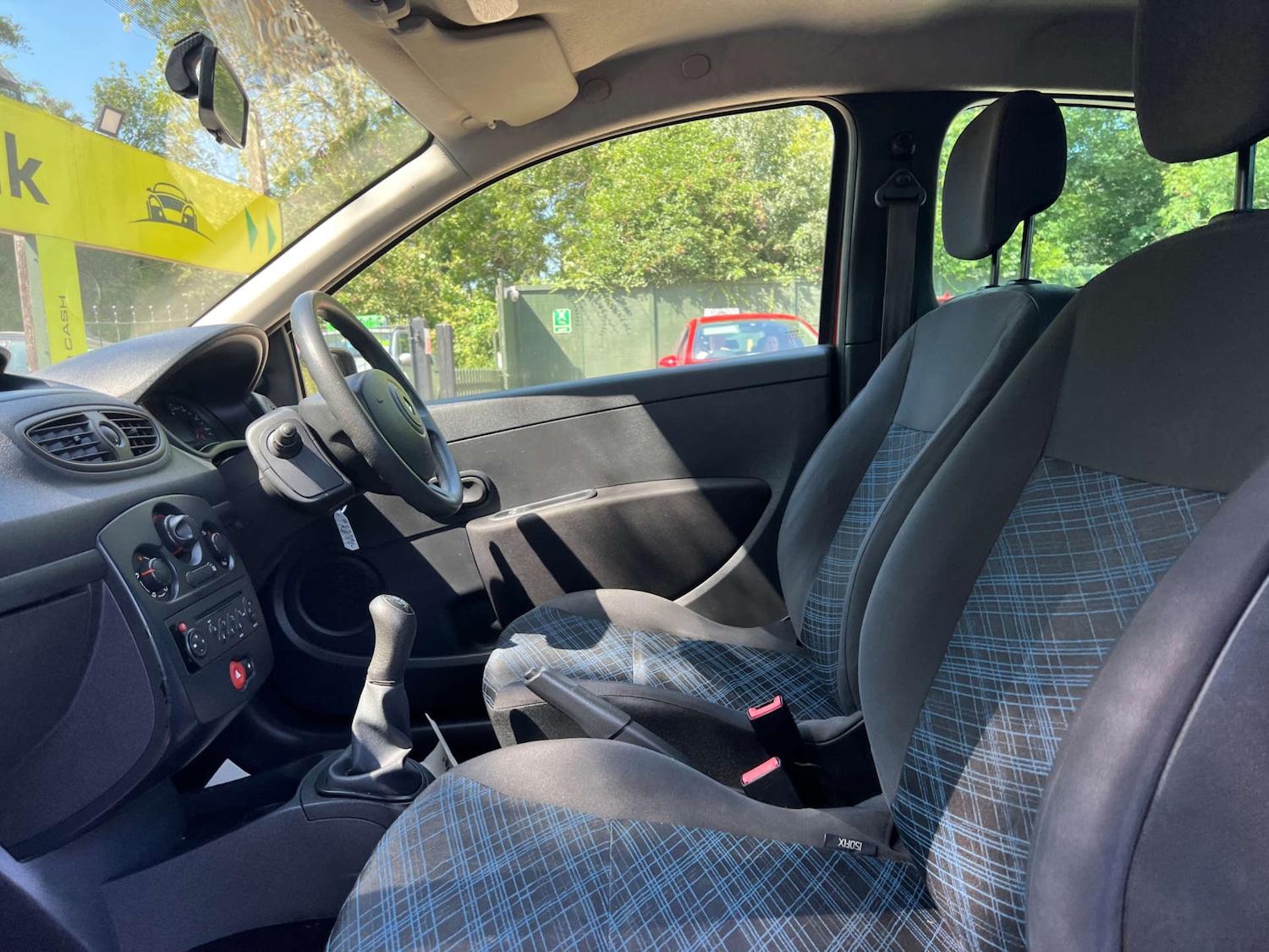 Used Renault Clio 2009 for sale - 76757128: Photo 13