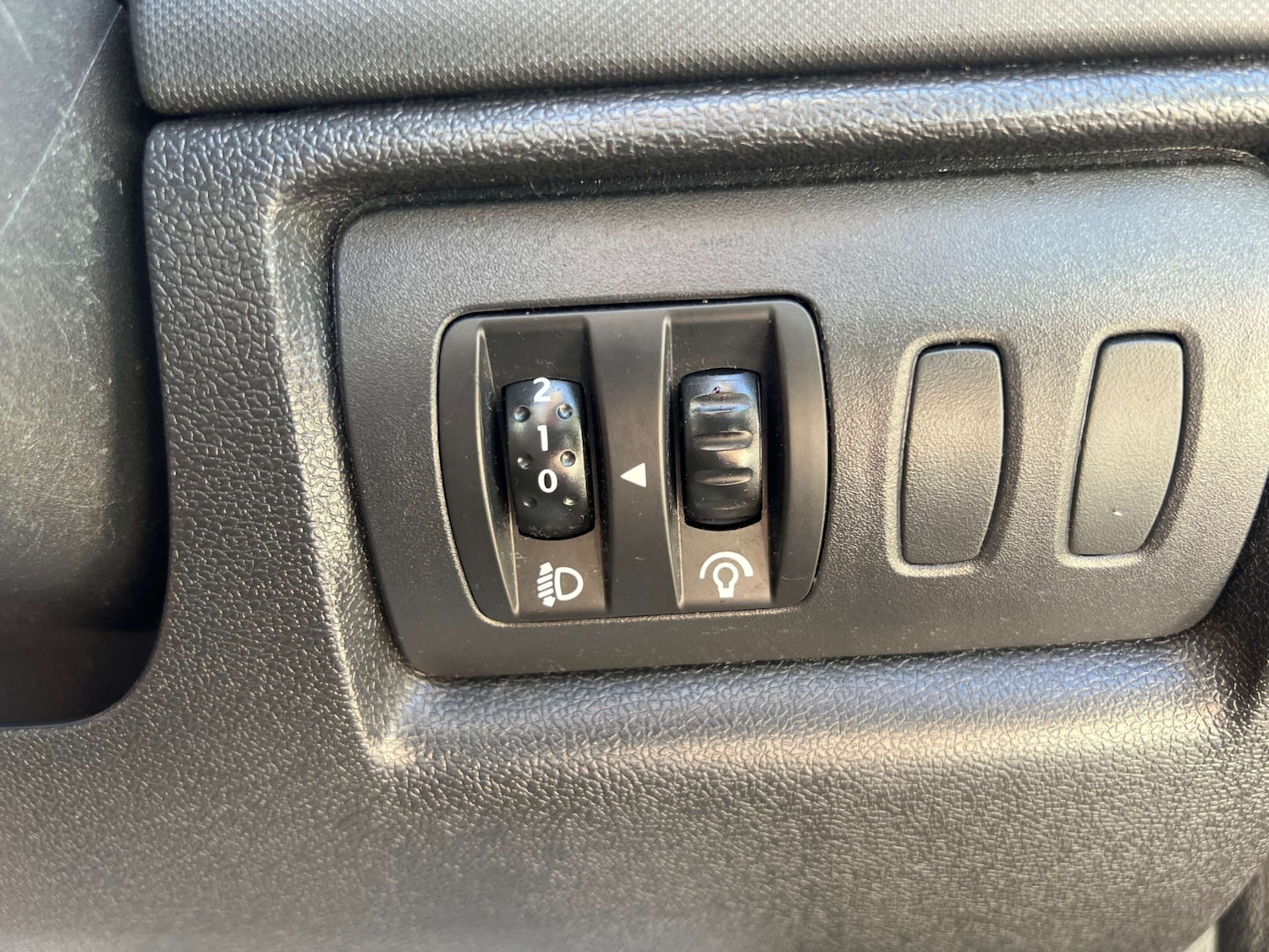 Used Renault Clio 2009 for sale - 76757128: Photo 18