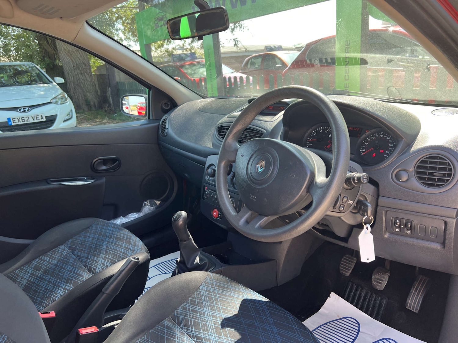 Used Renault Clio 2009 for sale - 76757128: Photo 2