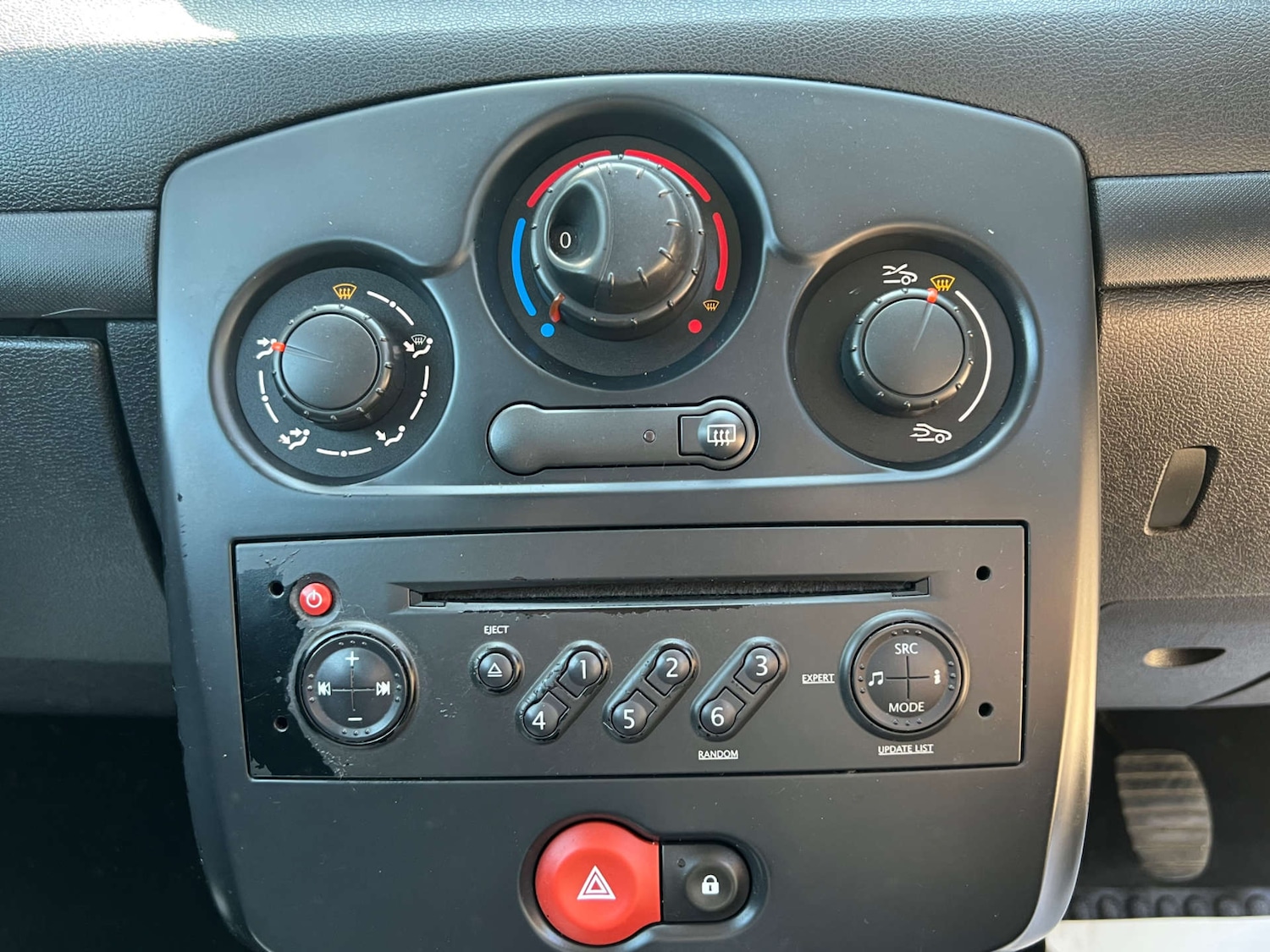 Used Renault Clio 2009 for sale - 76757128: Photo 3