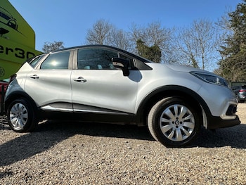 Used Renault Captur 2019 for sale - 77931998: Photo