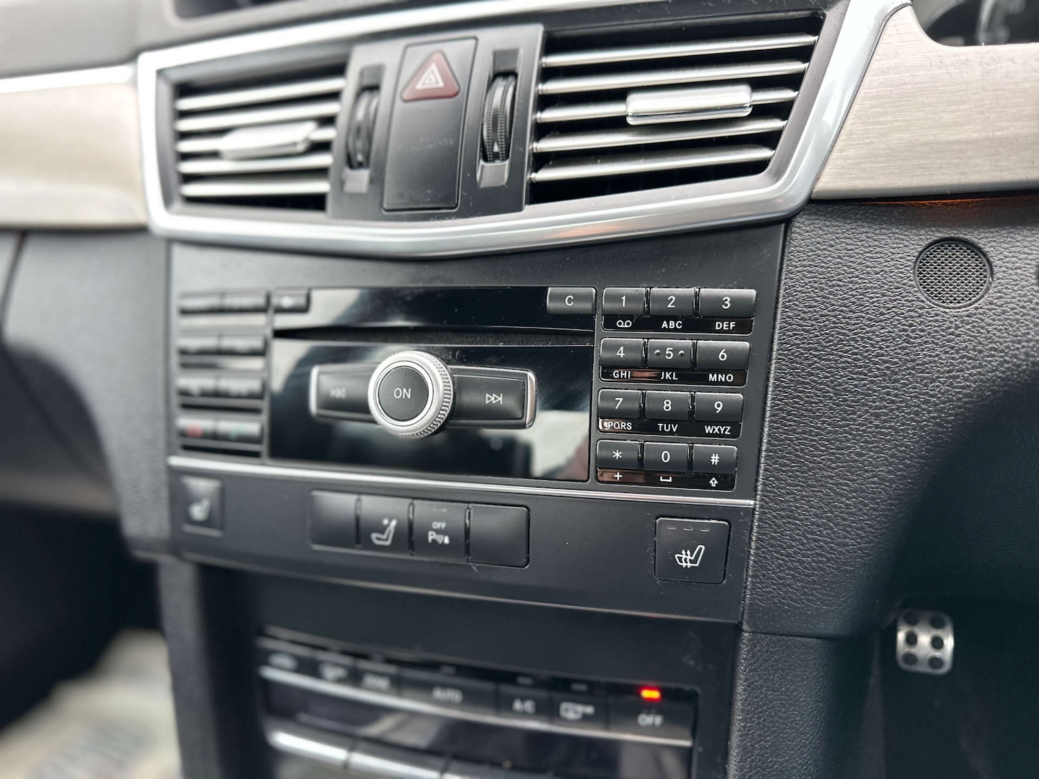 Used Mercedes-Benz E Class 2010 for sale - 77172440: Photo 21