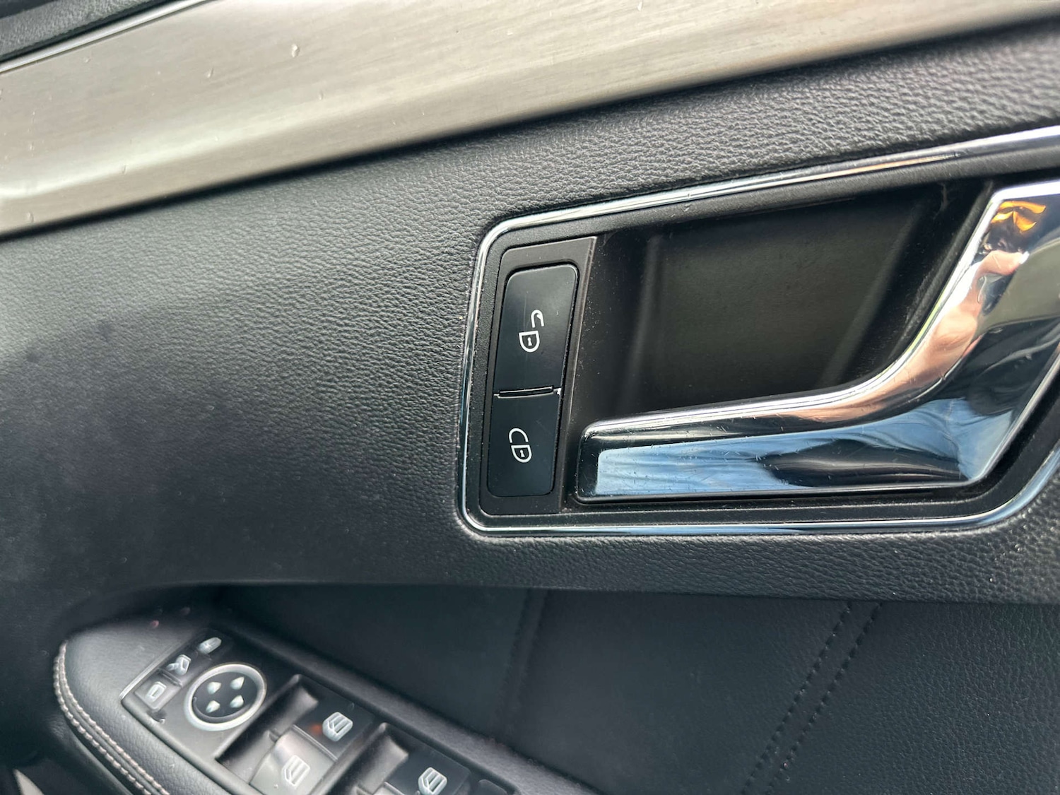 Used Mercedes-Benz E Class 2010 for sale - 77172440: Photo 27