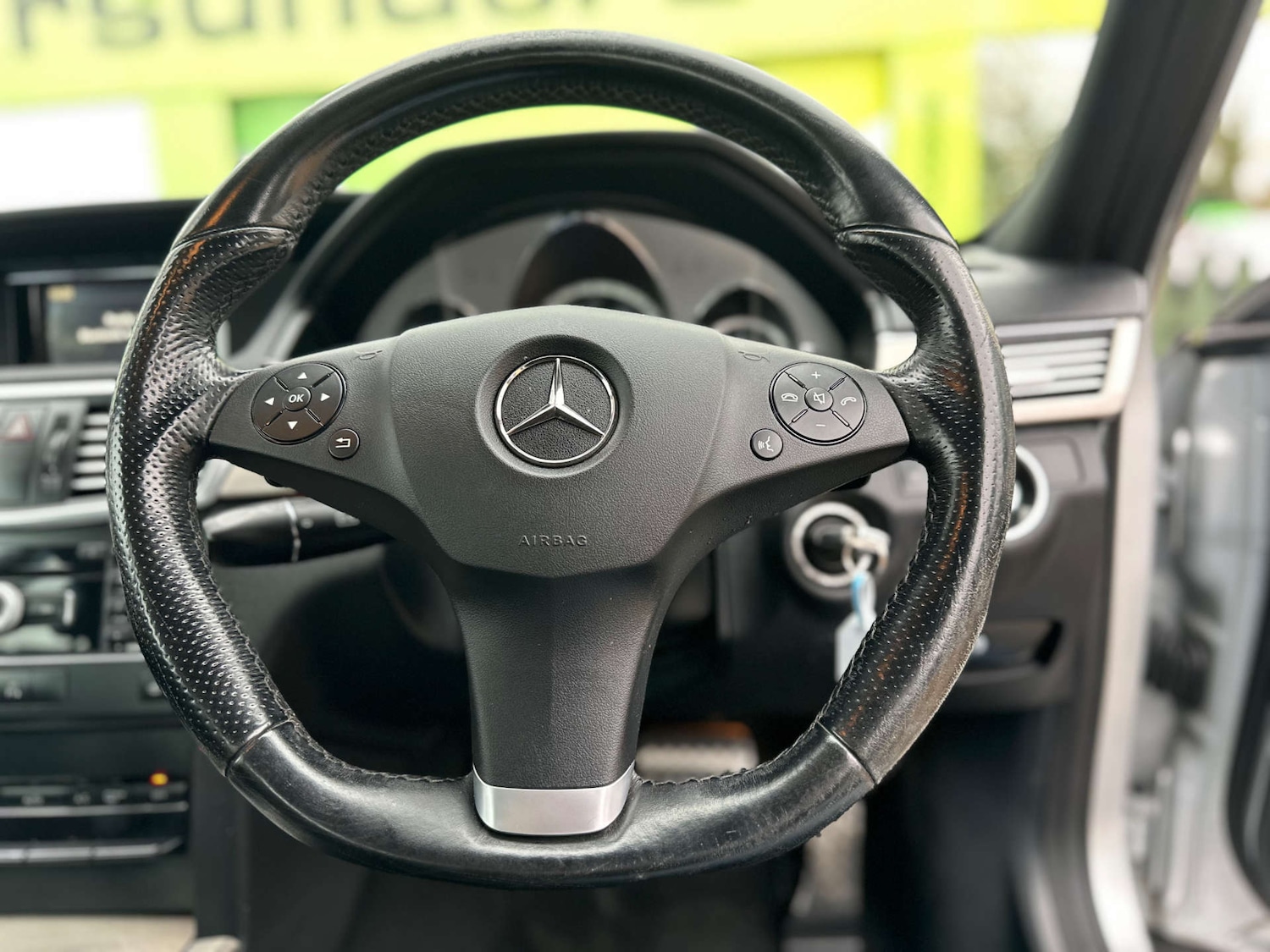 Used Mercedes-Benz E Class 2010 for sale - 77172440: Photo 28