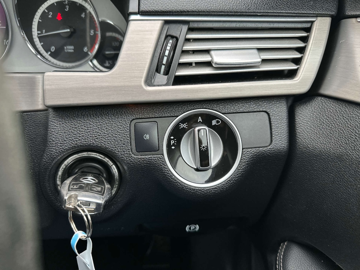 Used Mercedes-Benz E Class 2010 for sale - 77172440: Photo 29