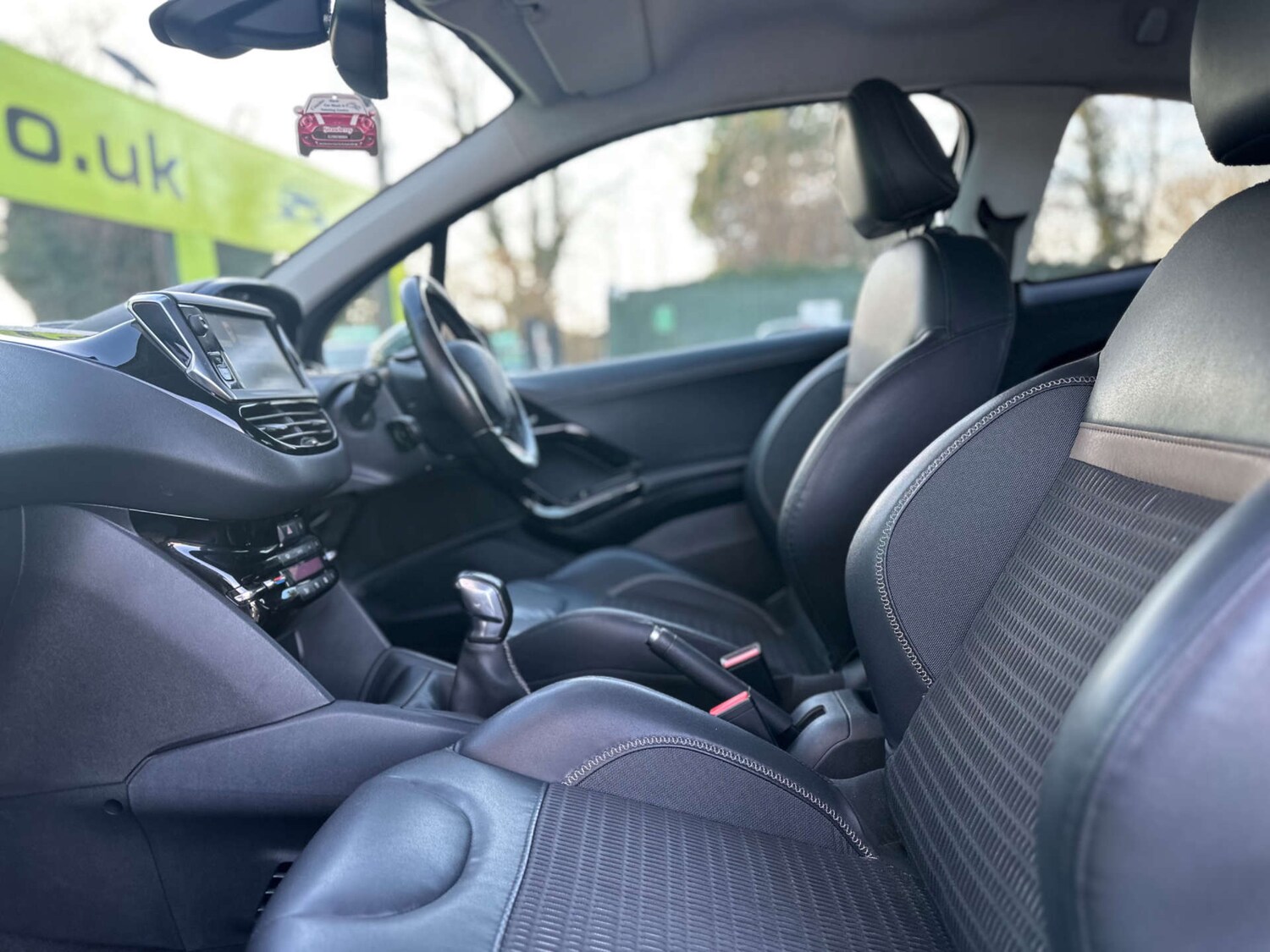 Used Peugeot 208 2013 for sale - 77693723: Photo 14