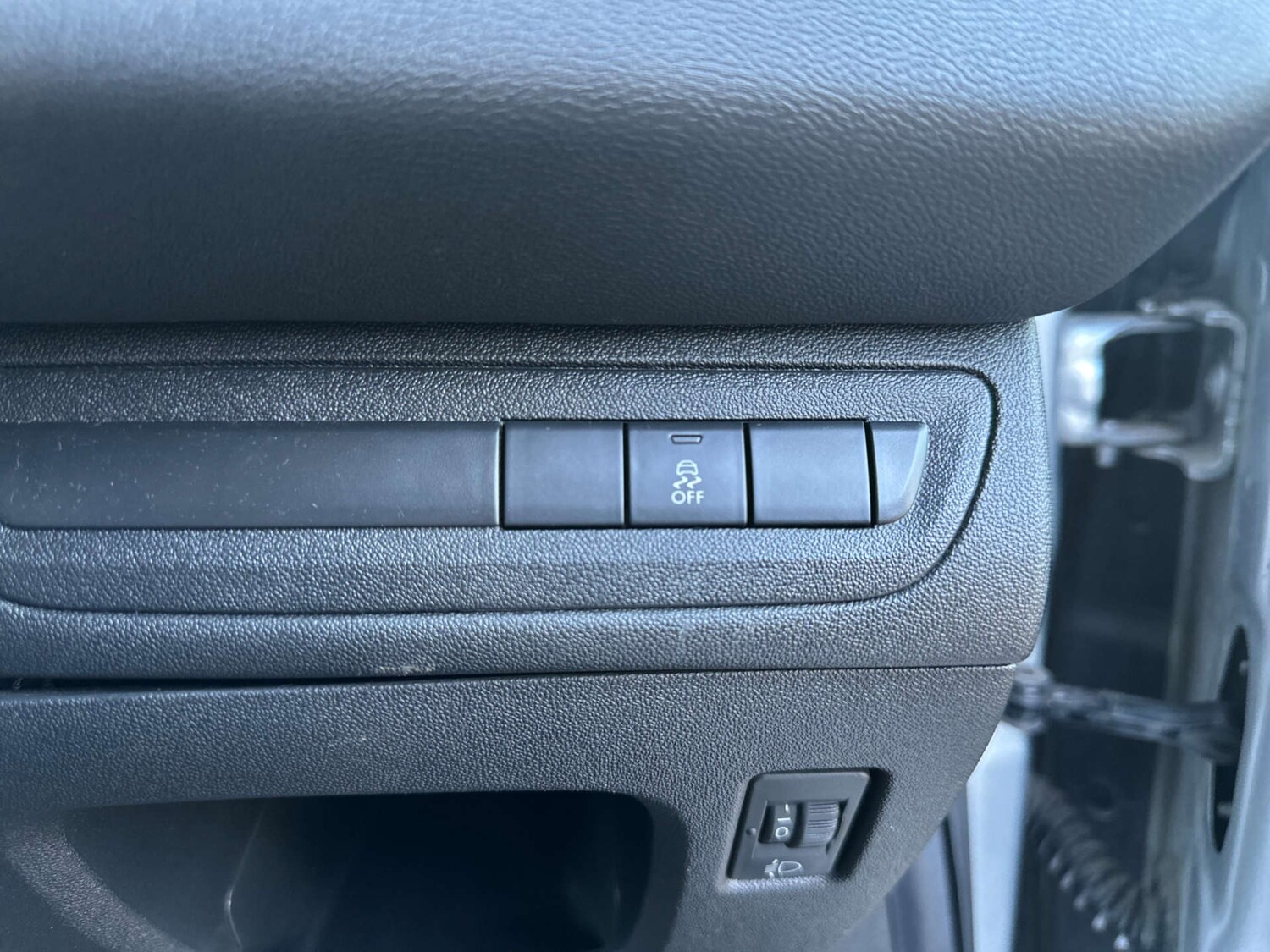 Used Peugeot 208 2013 for sale - 77693723: Photo 30