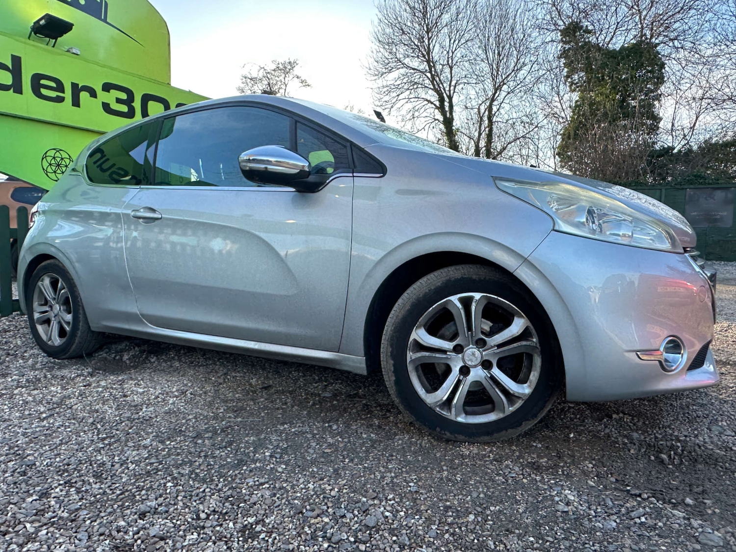 Used Peugeot 208 2013 for sale - 77693723: Photo 4