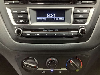 Used Hyundai i20 2017 for sale - 79009893: Photo