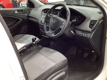 Used Hyundai i20 2017 for sale - 79009893: Photo