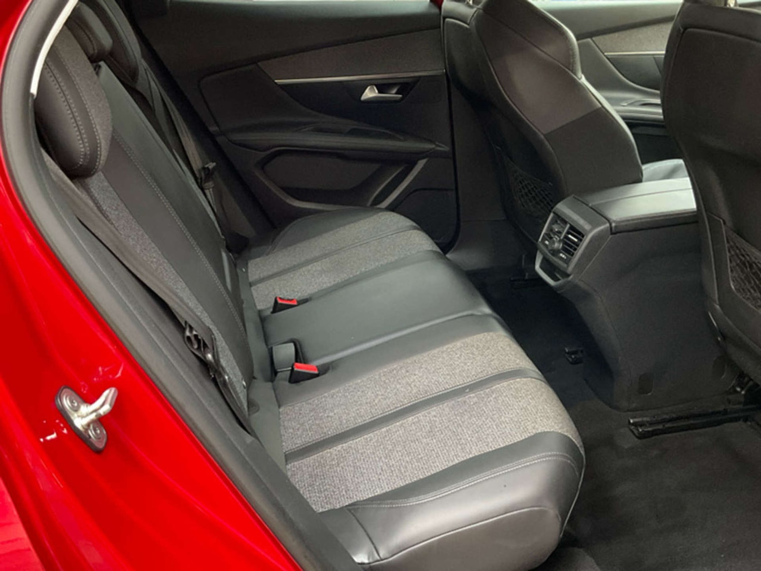 Used Peugeot 3008 2017 for sale - 77822597: Photo 4