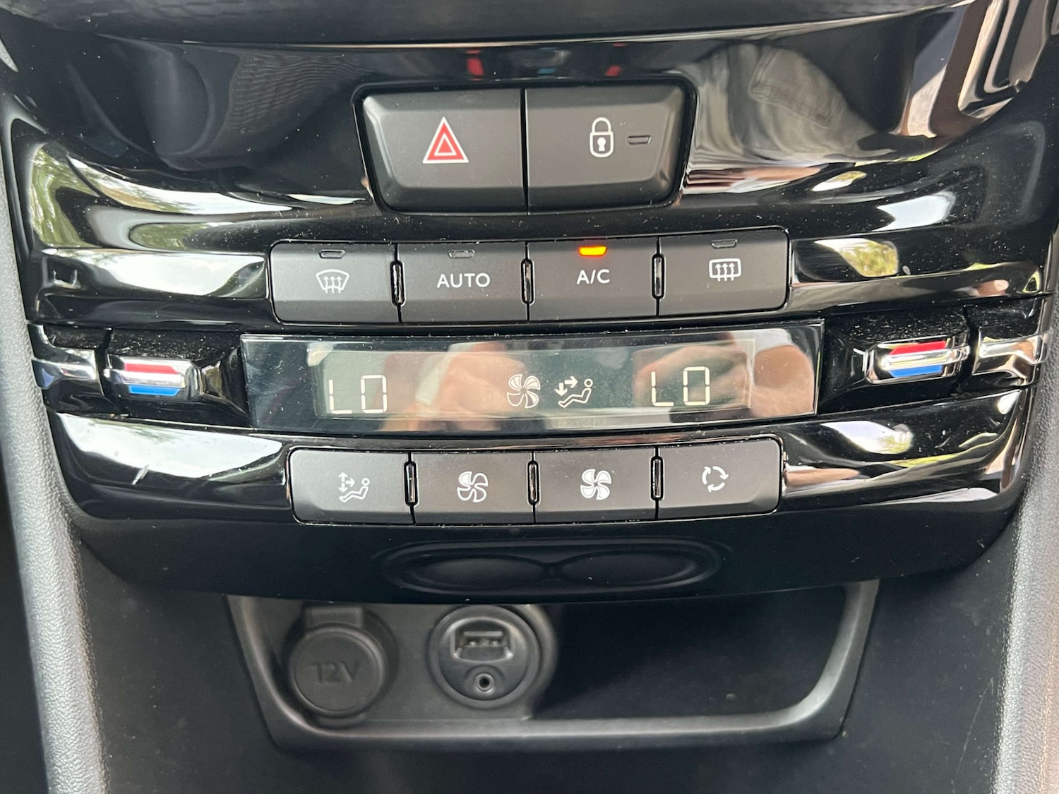 Used Peugeot 208 2015 for sale - 76427170: Photo 11