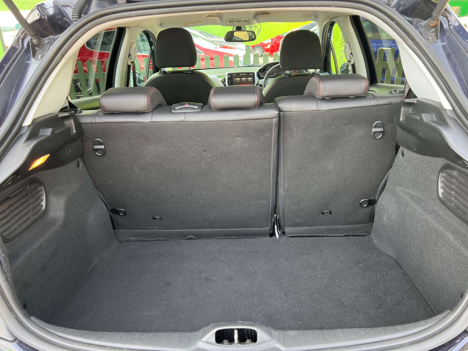 Used Peugeot 208 2015 for sale - 76427170: Photo 12