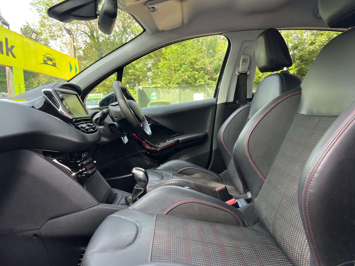 Used Peugeot 208 2015 for sale - 76427170: Photo 15