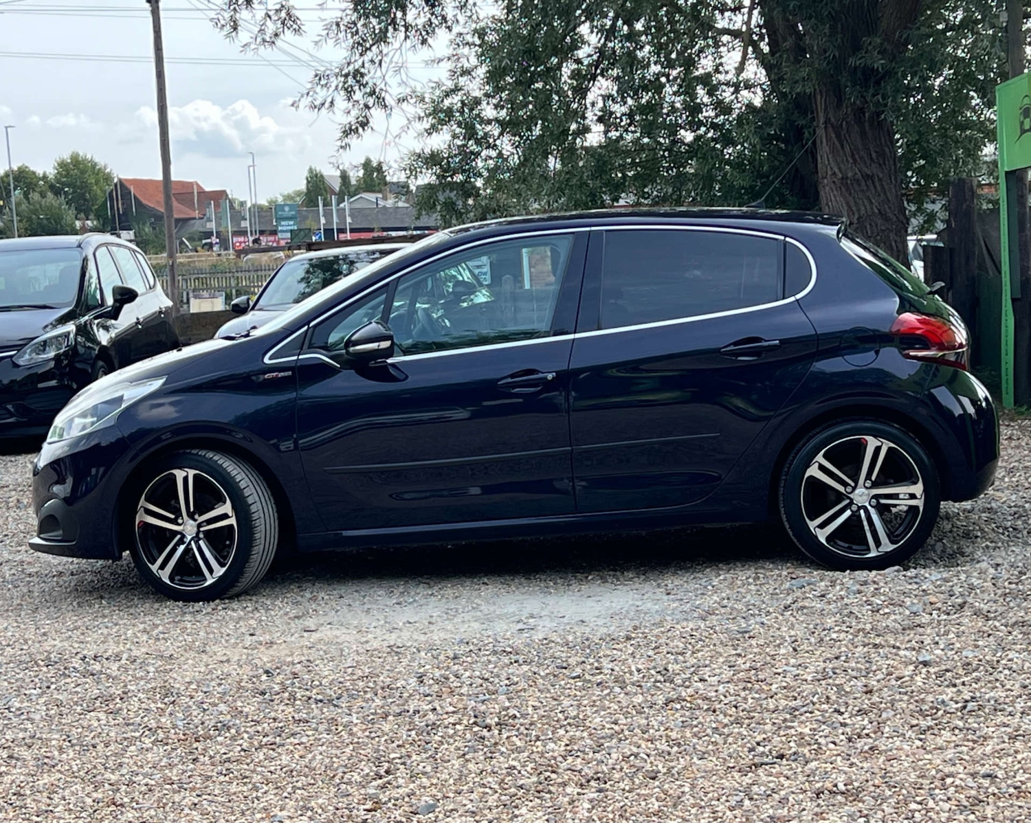 Used Peugeot 208 2015 for sale - 76427170: Photo 9