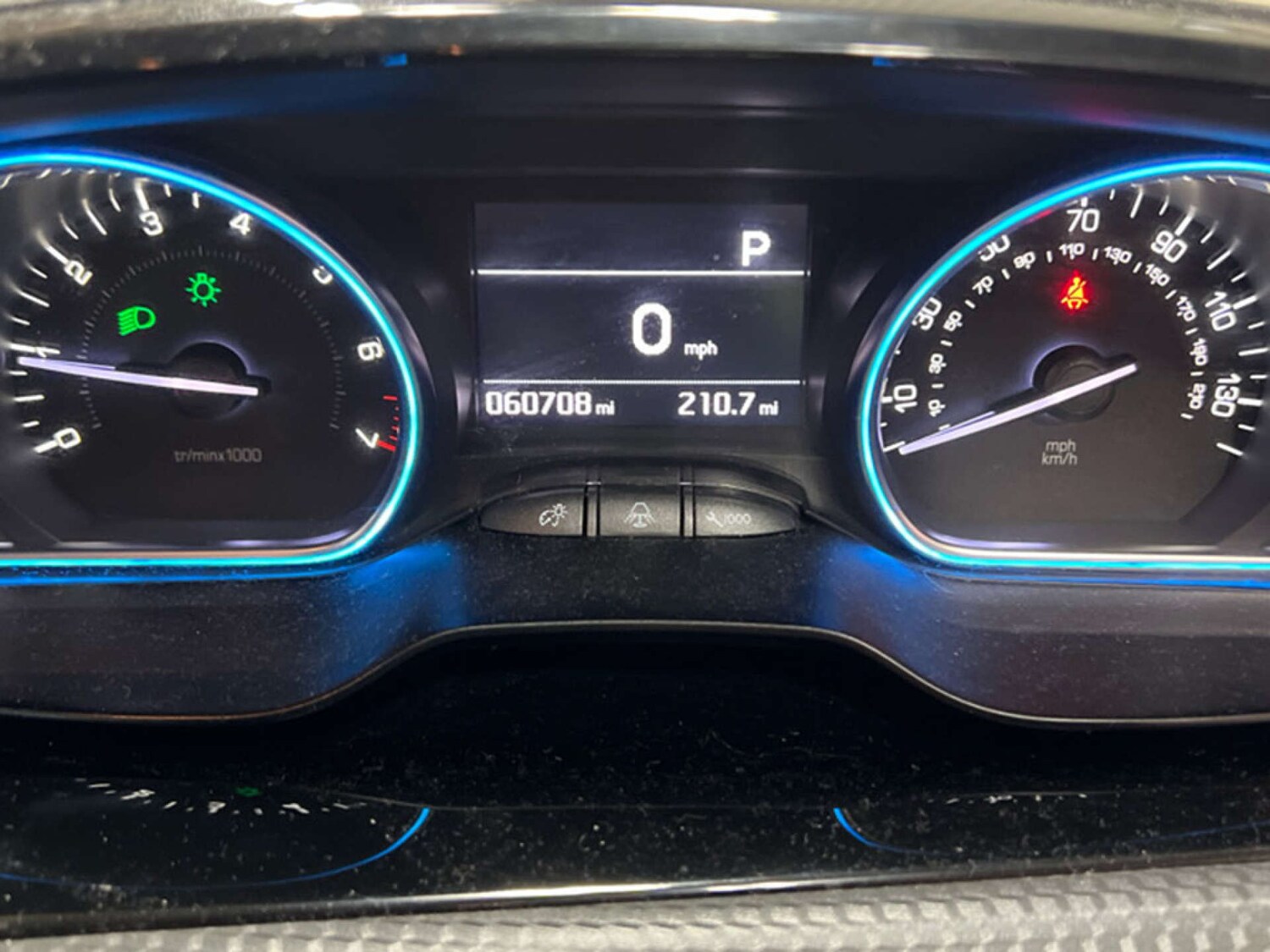 Used Peugeot 2008 2017 for sale - 77378397: Photo 8