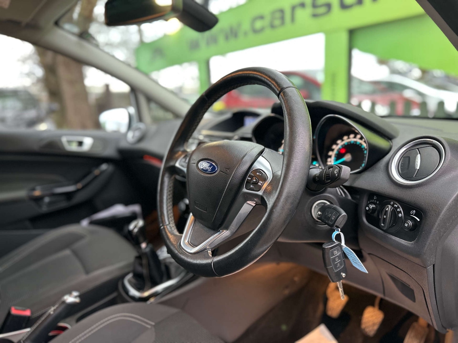 Used Ford Fiesta 2016 for sale - 76693624: Photo 2