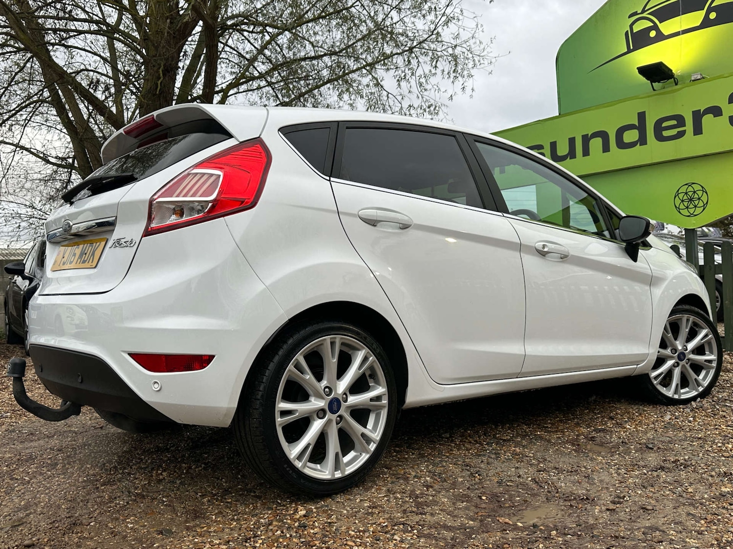 Used Ford Fiesta 2016 for sale - 76693624: Photo 8