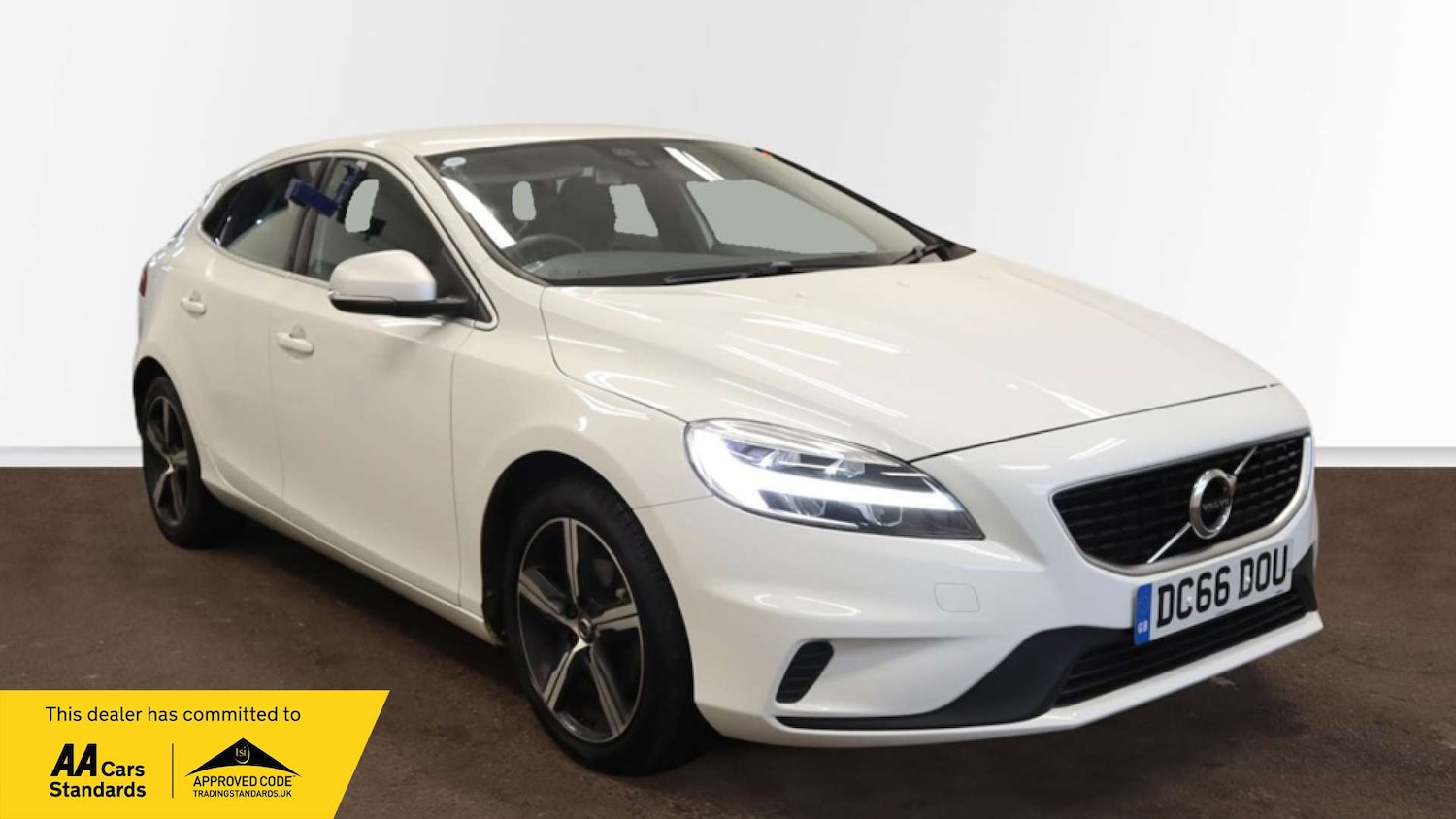 Used Volvo V40 2016 for sale - 76940188: Photo 1