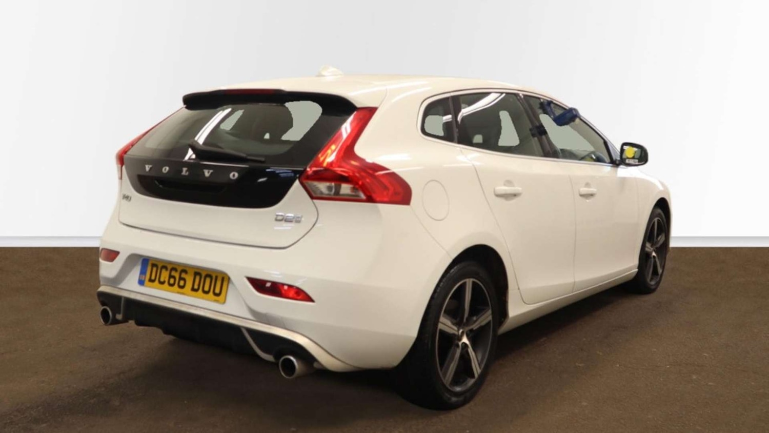 Used Volvo V40 2016 for sale - 76940188: Photo 11