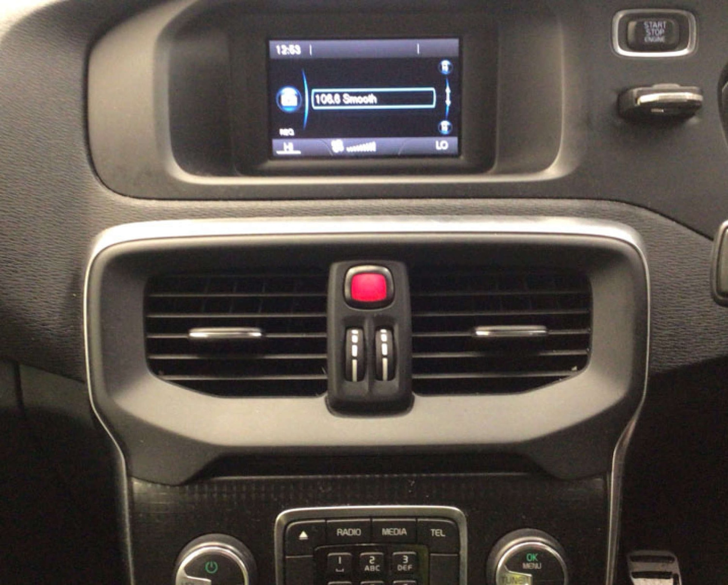 Used Volvo V40 2016 for sale - 76940188: Photo 2