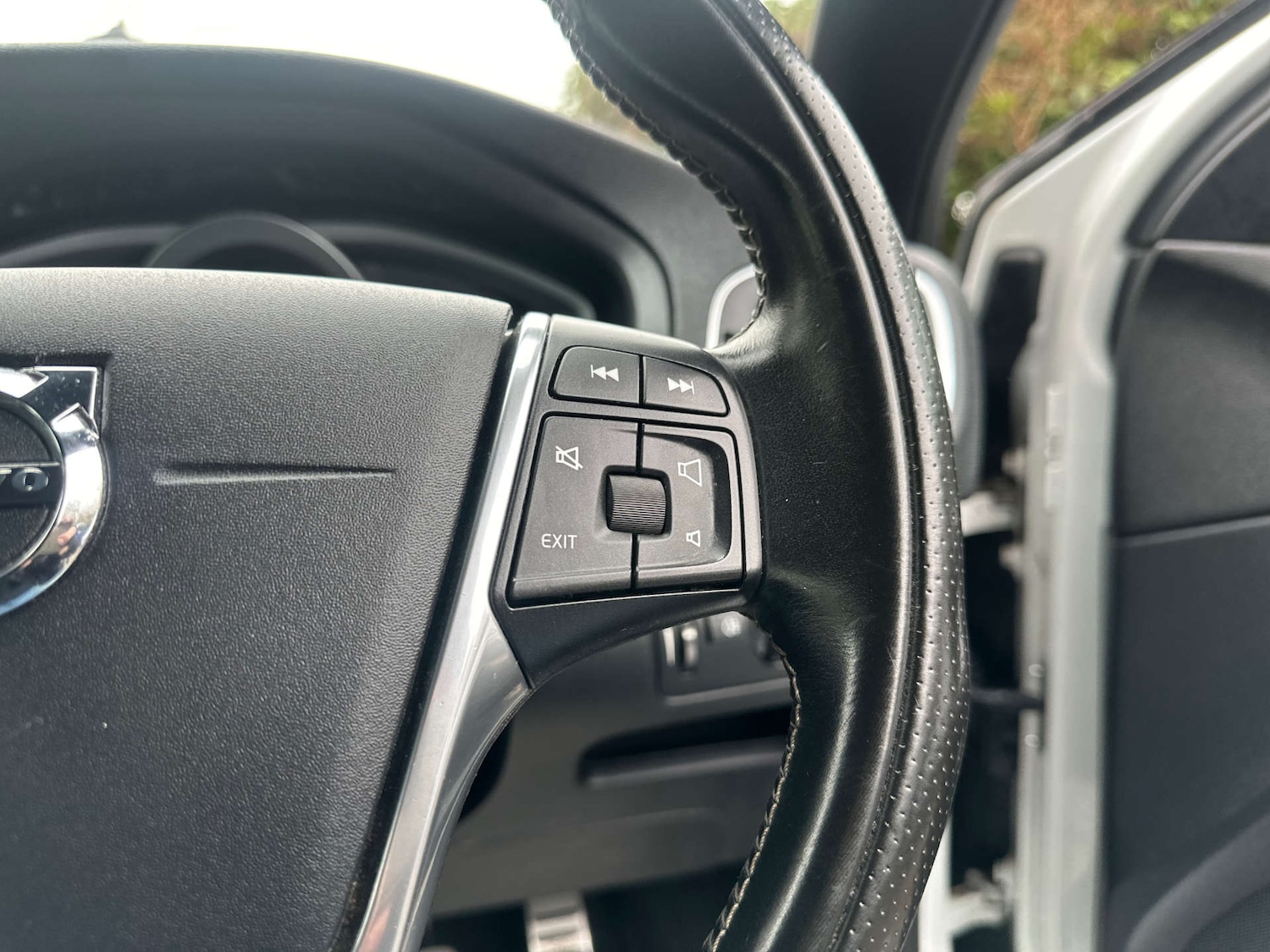 Used Volvo V40 2016 for sale - 76940188: Photo 24