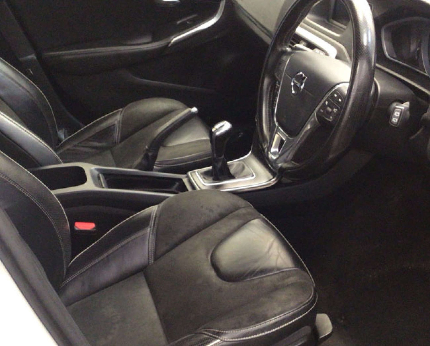 Used Volvo V40 2016 for sale - 76940188: Photo 3