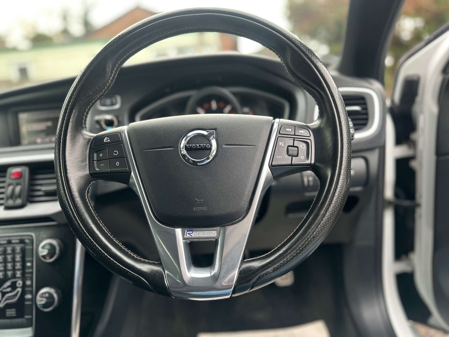 Used Volvo V40 2016 for sale - 76940188: Photo 30