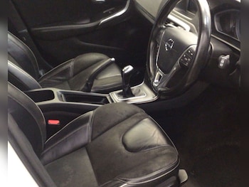 Used Volvo V40 2016 for sale - 76940188: Photo