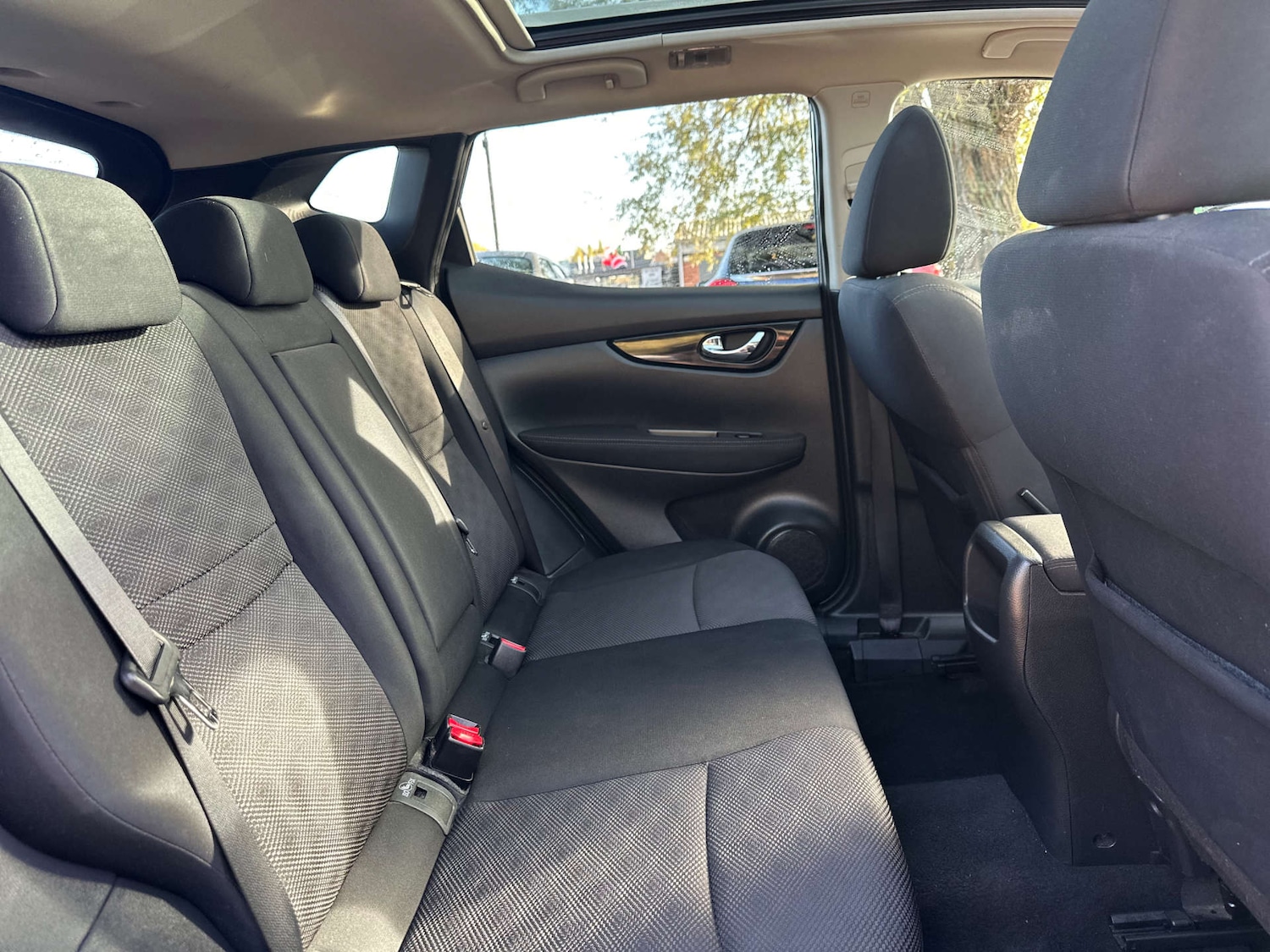 Used Nissan Qashqai 2015 for sale - 76444750: Photo 15