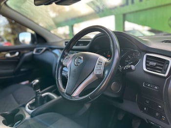 Used Nissan Qashqai 2015 for sale - 76444750: Photo