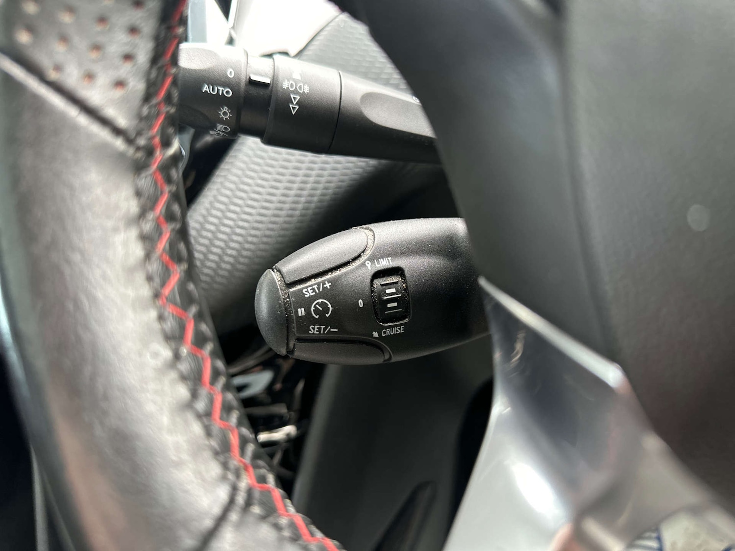 Used Peugeot 2008 2017 for sale - 77571270: Photo 27