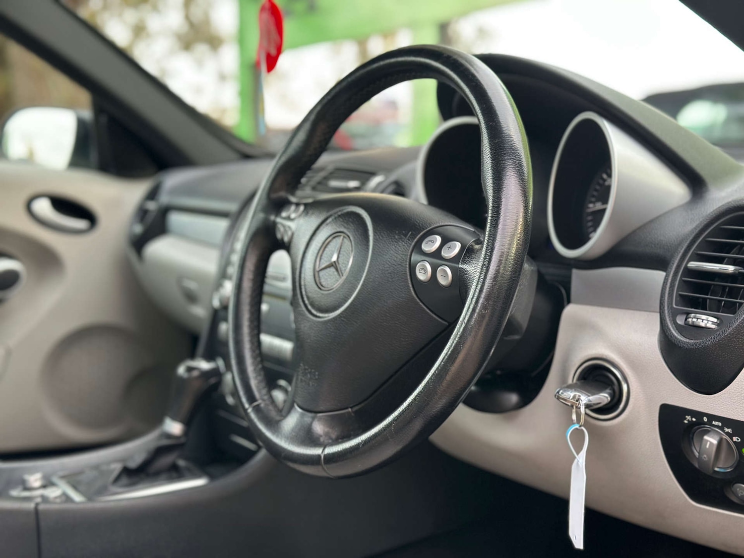 Used Mercedes-Benz SLK 2007 for sale - 77164855: Photo 2