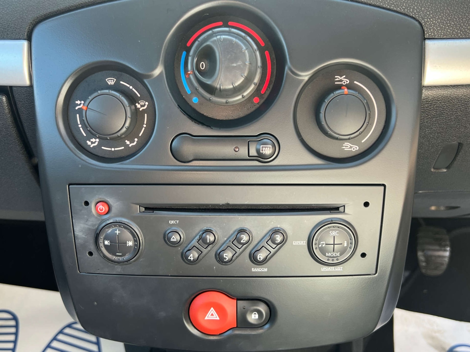 Used Renault Clio 2007 for sale - 76263537: Photo 16