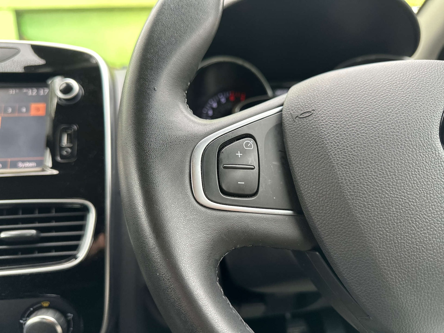 Used Renault Clio 2018 for sale - 77283200: Photo 29