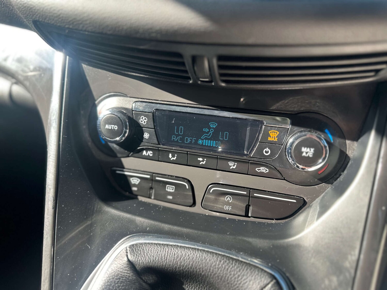 Used Ford Kuga 2016 for sale - 77821704: Photo 26