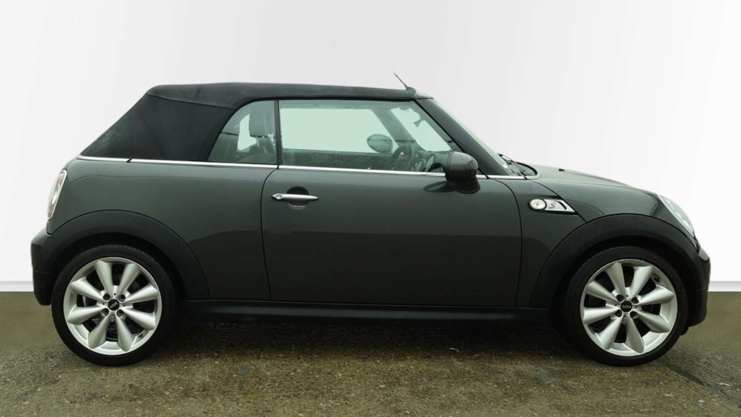 Used MINI Convertible 2015 for sale - 77542685: Photo 9
