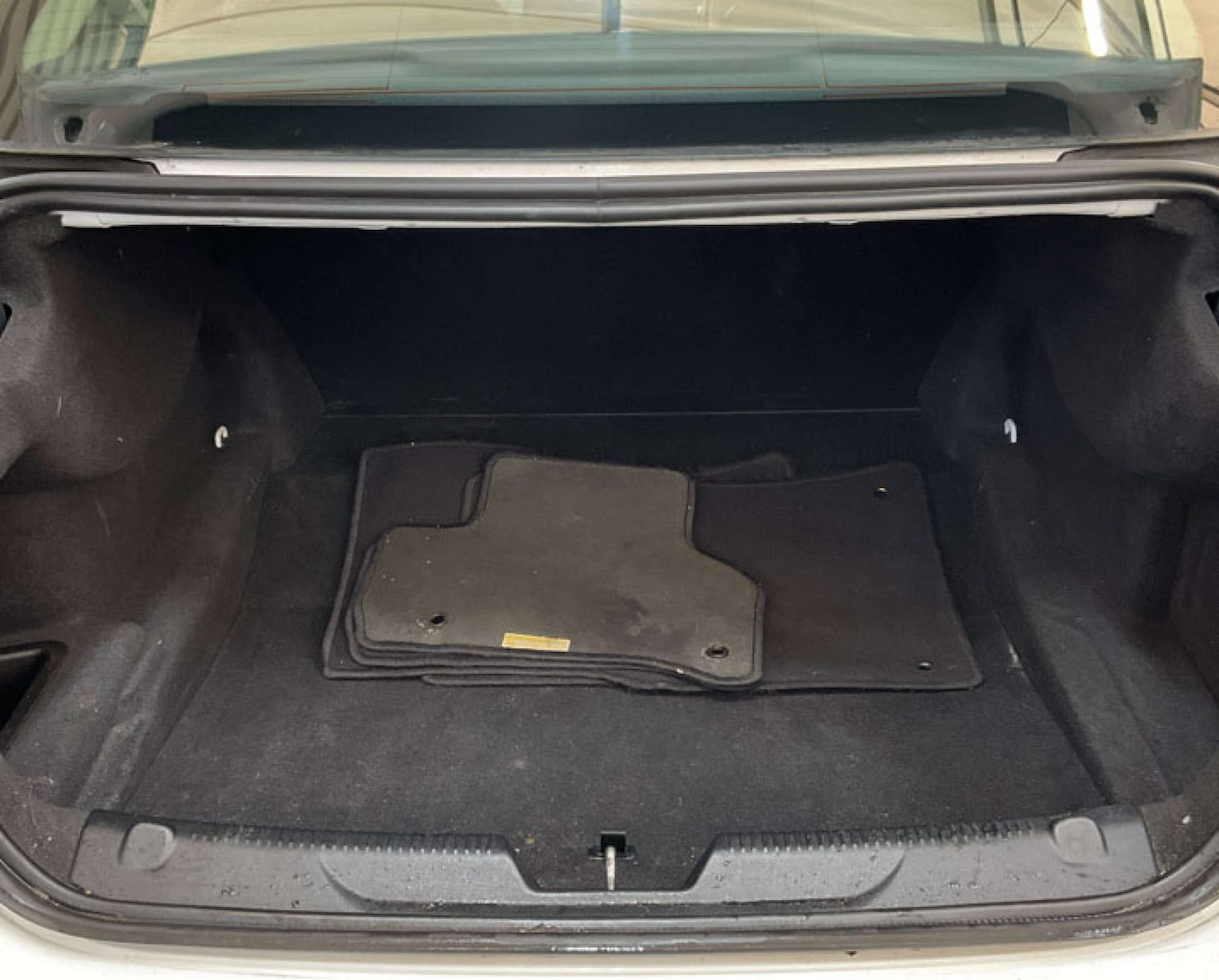 Used Jaguar XE 2016 for sale - 76757916: Photo 6