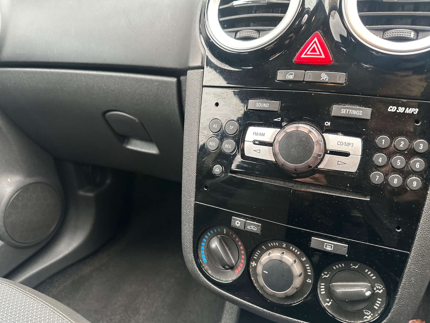 Used Vauxhall Corsa 2008 for sale - 77164852: Photo 21