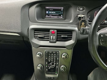 Used Volvo V40 2014 for sale - 77720559: Photo