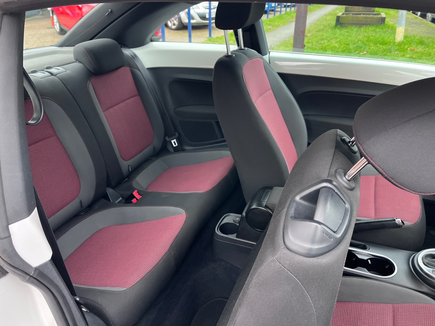 Used Volkswagen Beetle 2012 for sale - 77298303: Photo 11