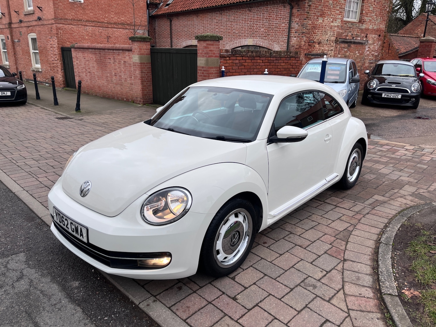 Used Volkswagen Beetle 2012 for sale - 77298303: Photo 3