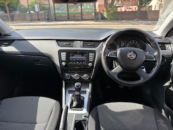Used Skoda Octavia 2015 for sale - 75567373: Photo